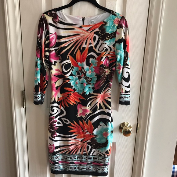 Cache Dresses & Skirts - Cache floral 3/4 length sleeve dress